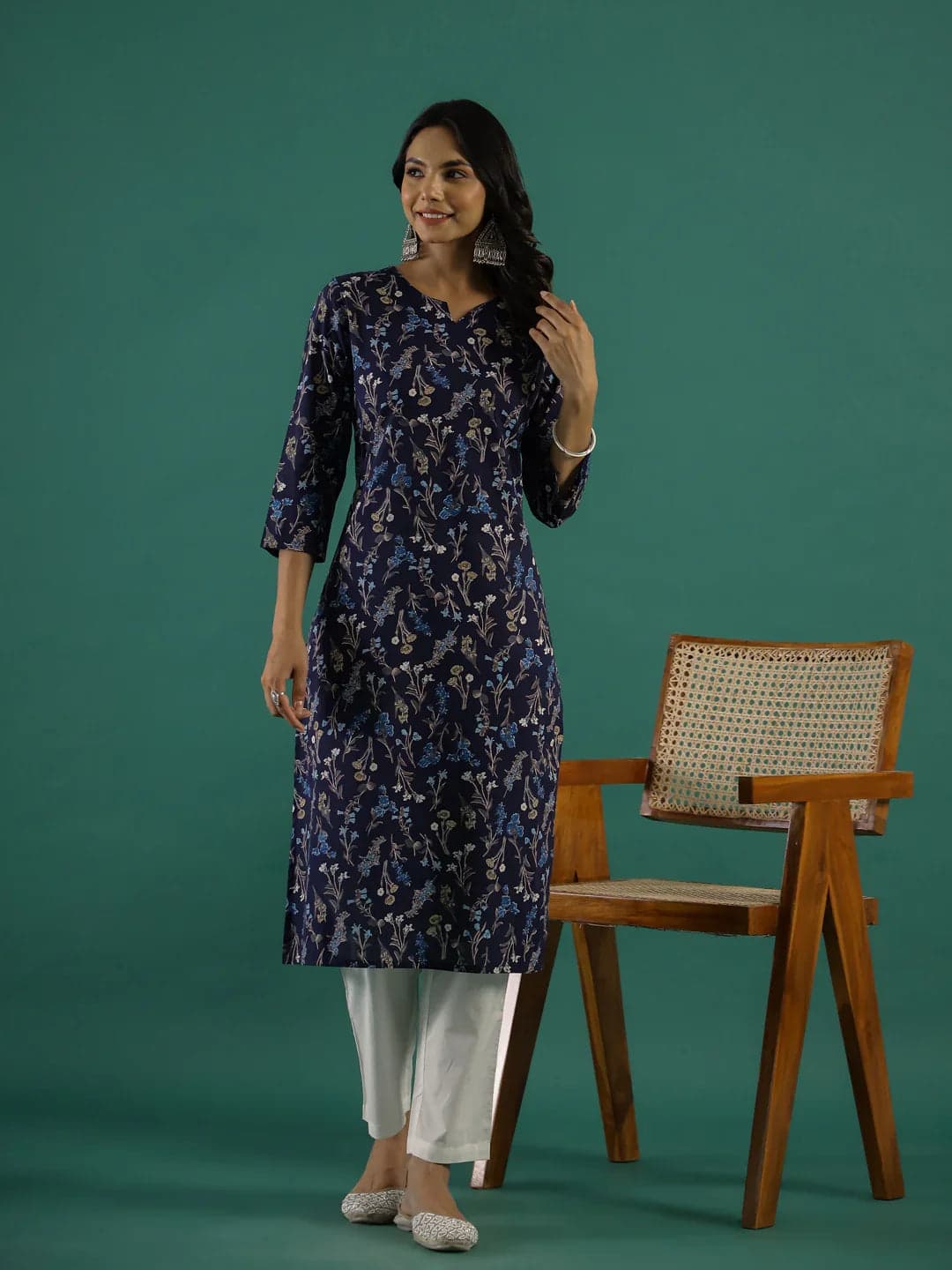 Volso Fashion Women's Navy Blue Floral Printed Kurta