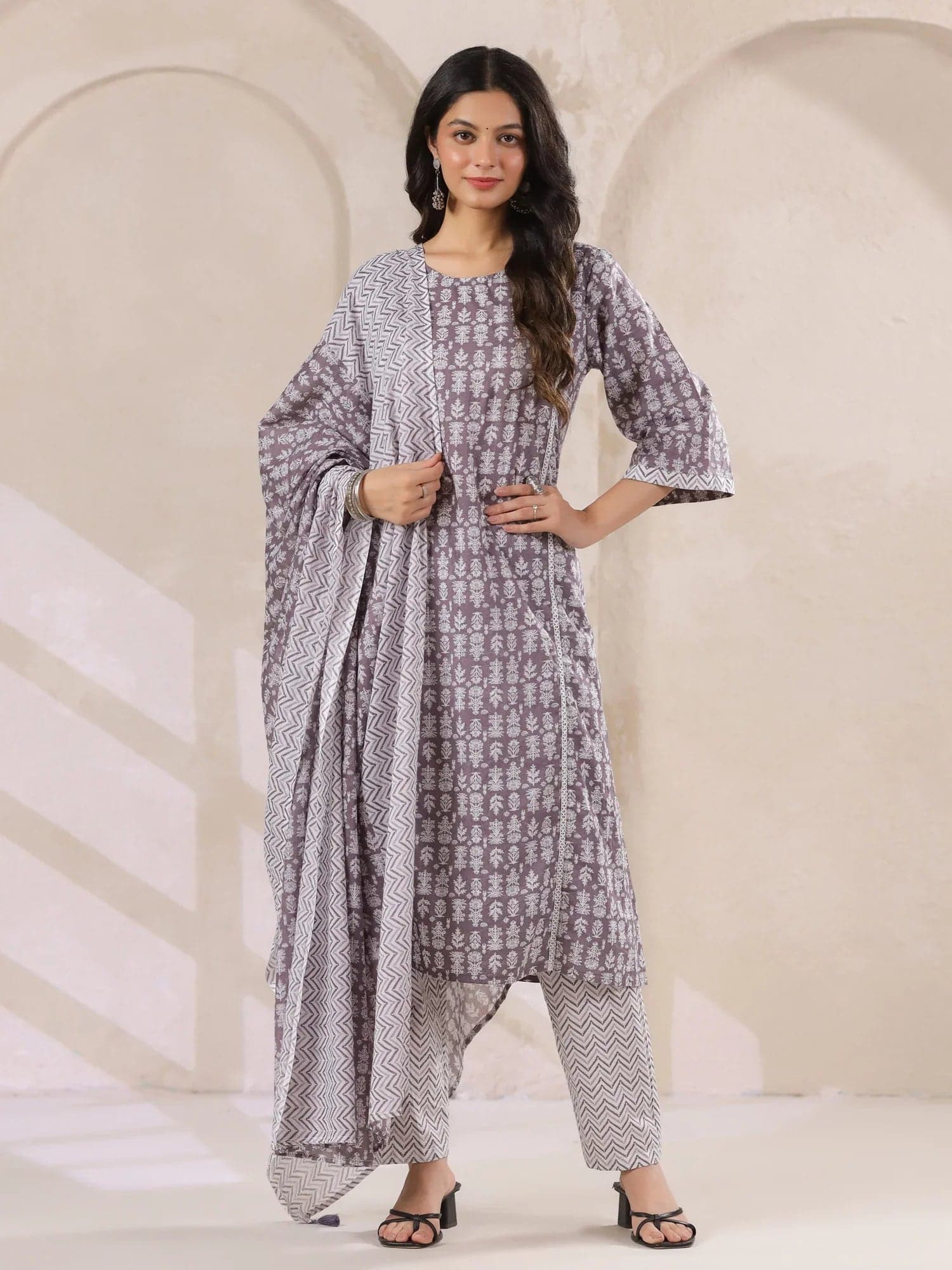 Volso Fashion Grey Flower Printed Round Neck Cotton Kurta Set With Dupatta